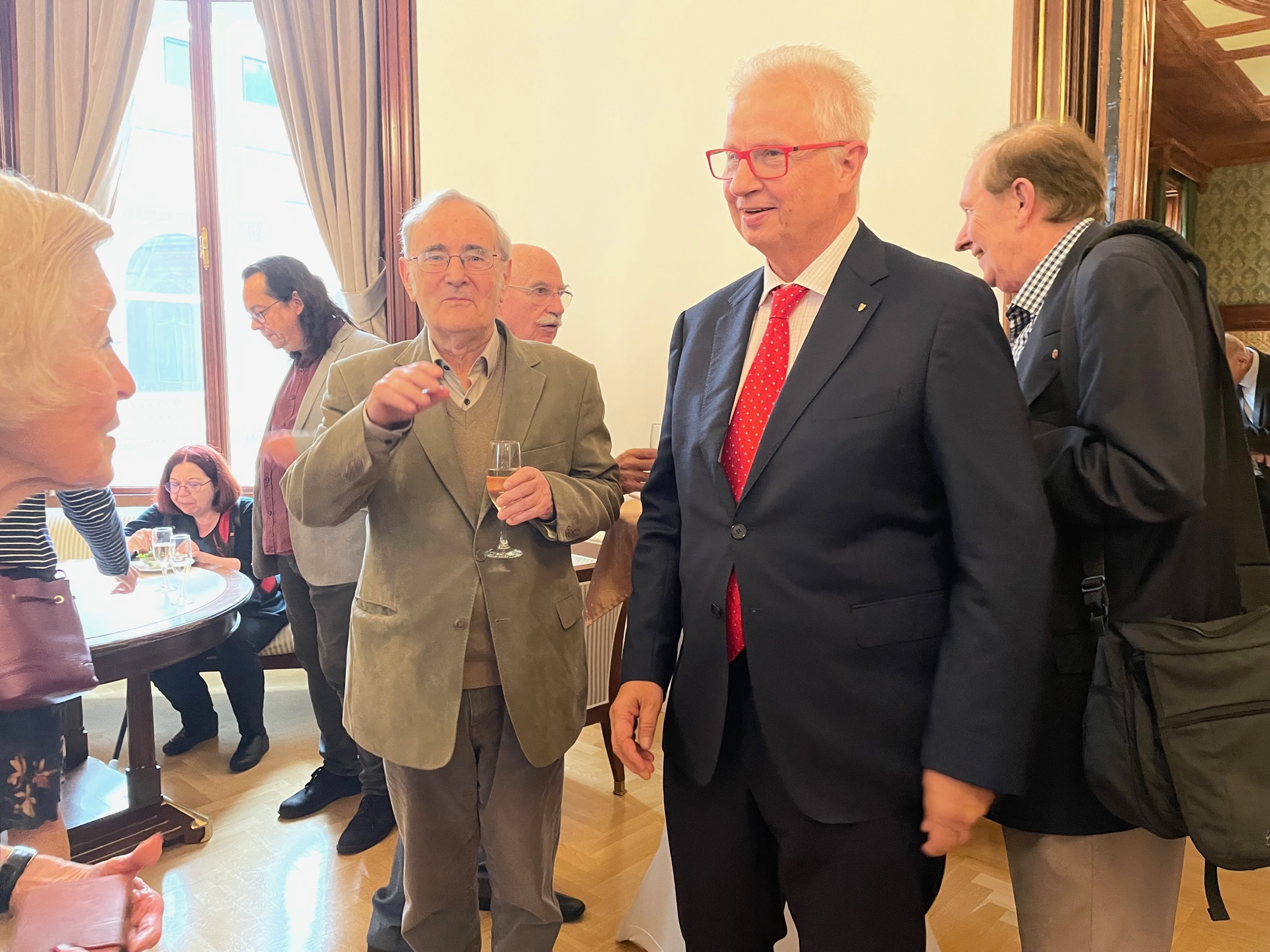 Várady Tibor köszöntése 85. születésnapján
